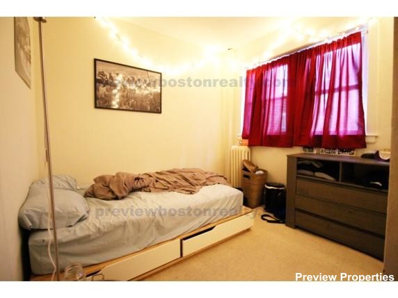 322 Saint Paul St, Brookline Village