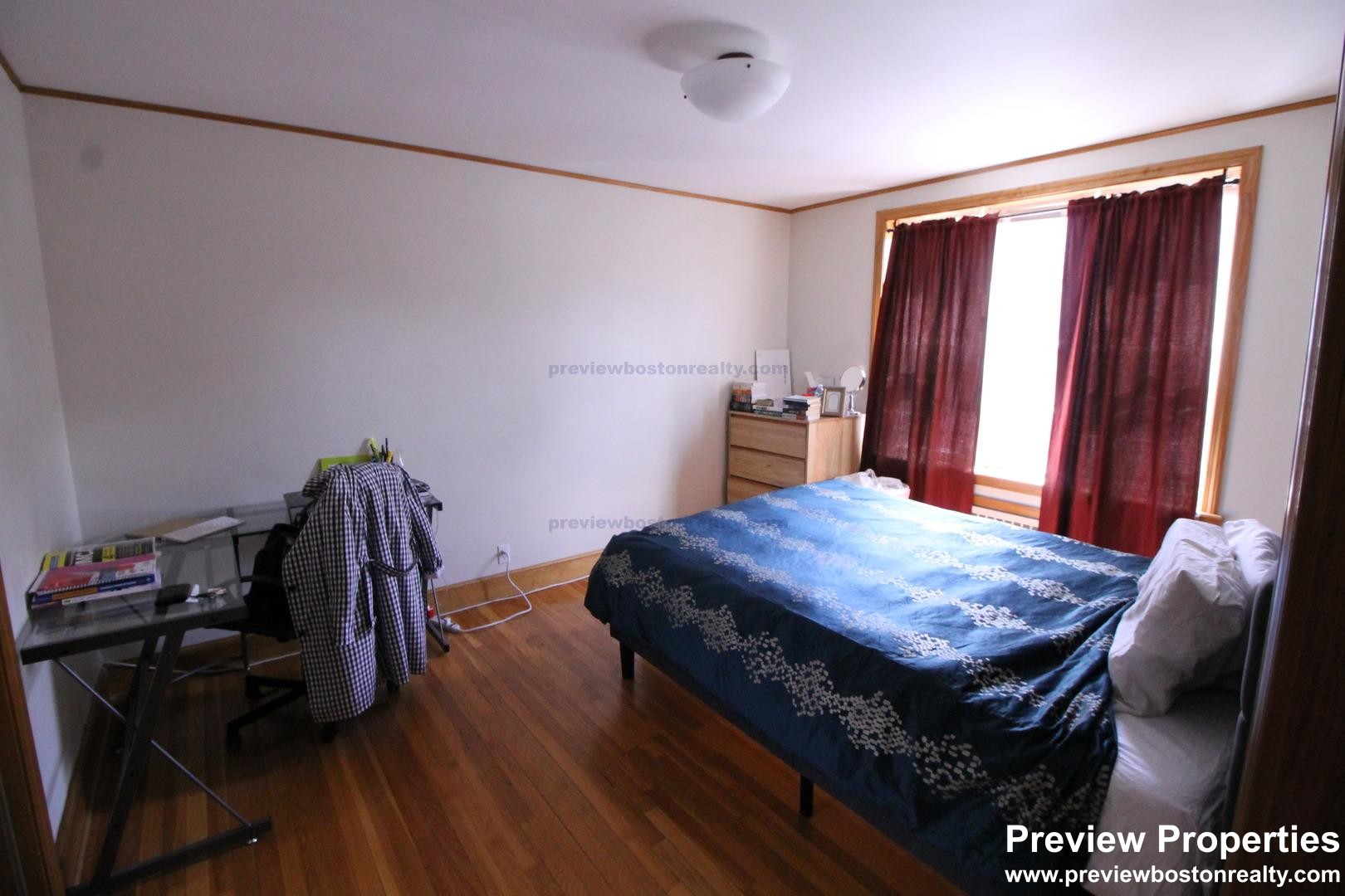 84 Strathmore Rd, Brighton