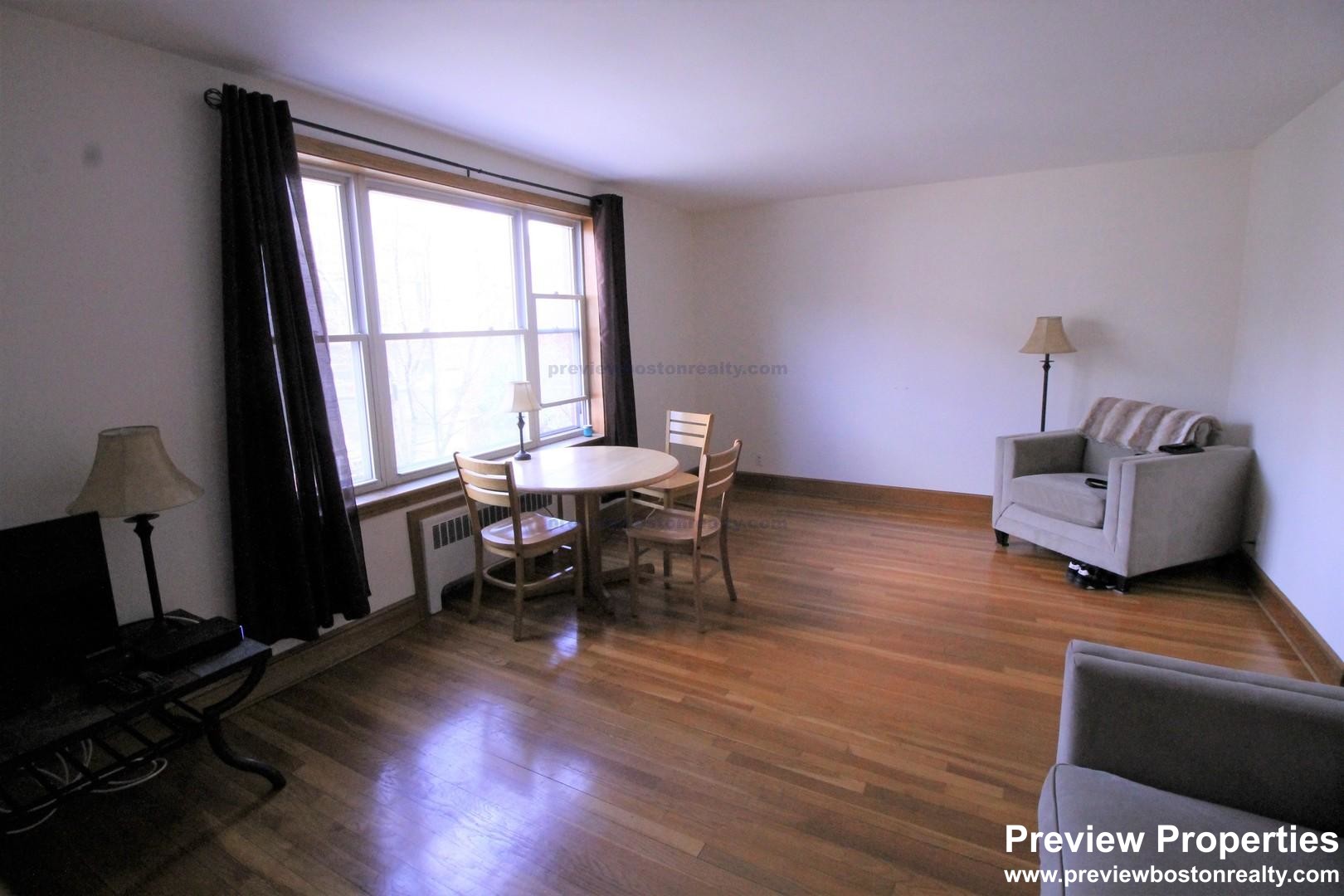 84 Strathmore Rd, Brighton