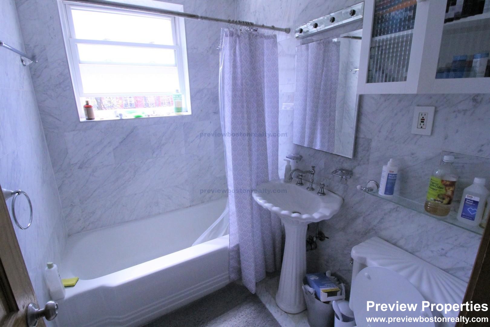 84 Strathmore Rd, Brighton