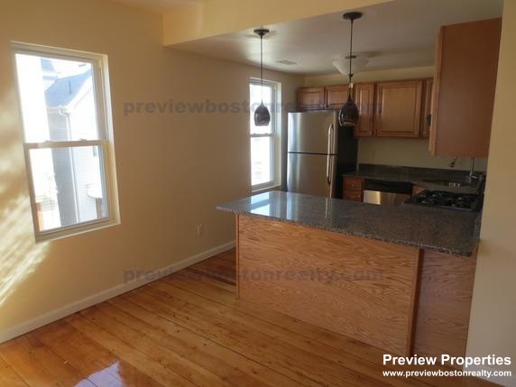 5 Smythe St, Brookline Village