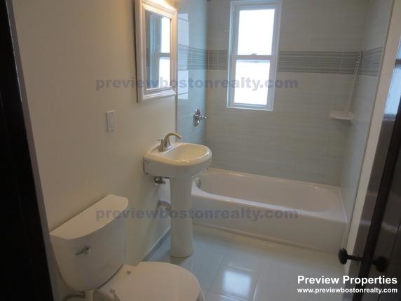 5 Smythe St, Brookline Village