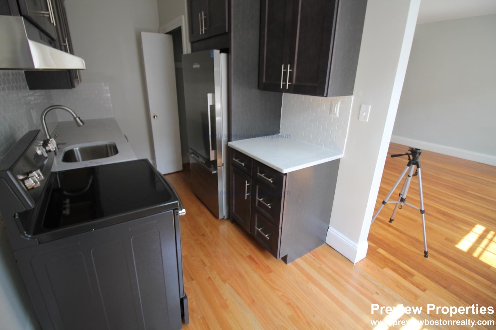 Studio bed, 1 bath apartment for rent at 48 Strathmore Rd Unit 34, Brighton — photo 2 of 36