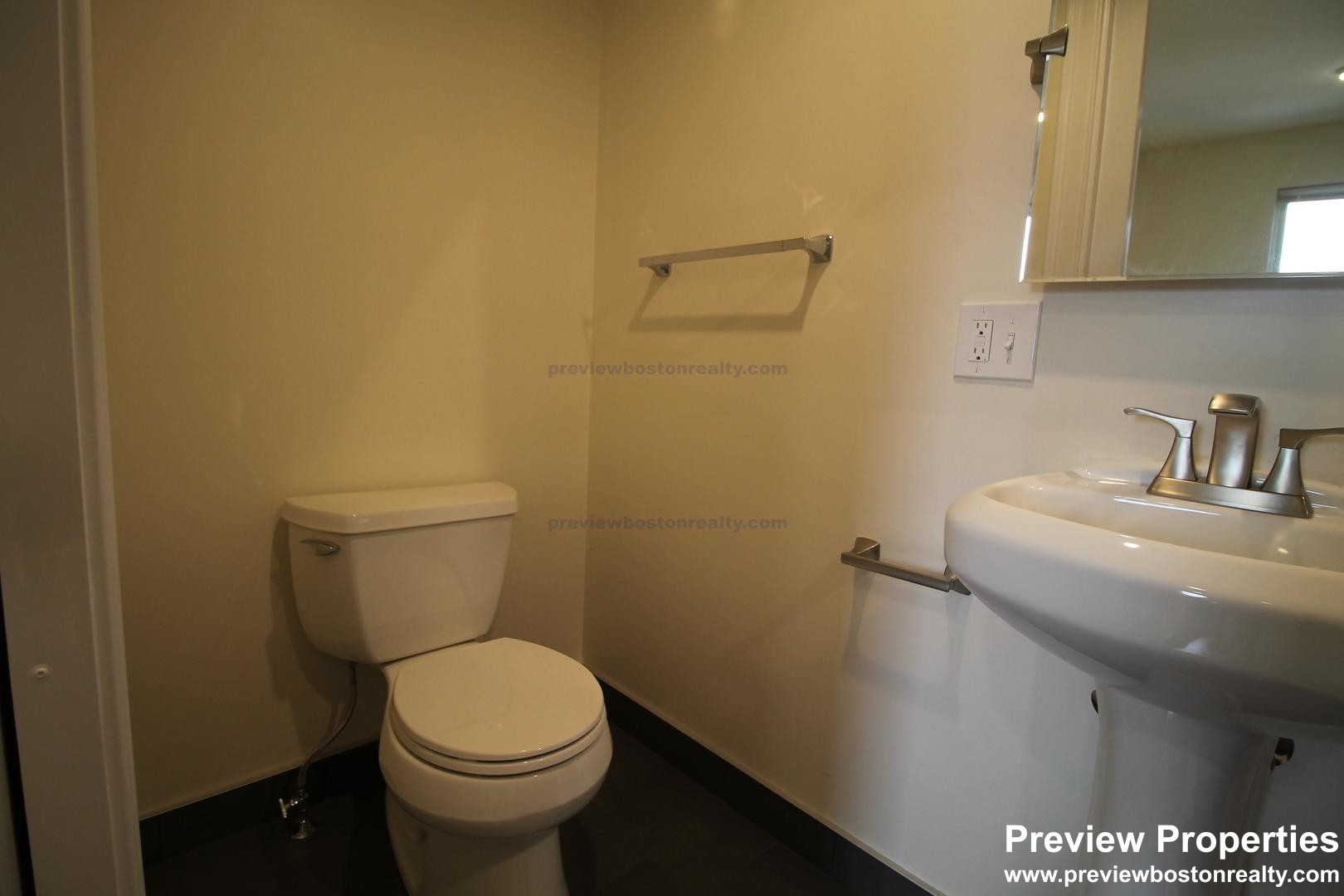 549 Washington St, Brighton