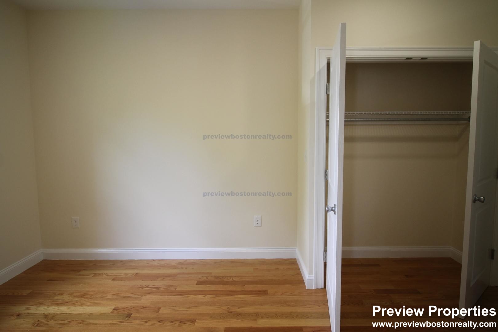 549 Washington St, Brighton