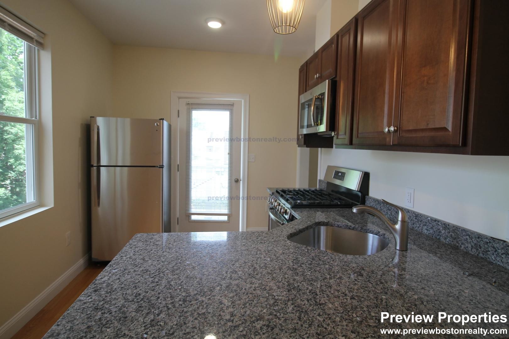 549 Washington St, Brighton