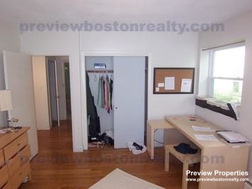 34 Gardner St, Allston