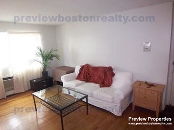 34 Gardner St, Allston