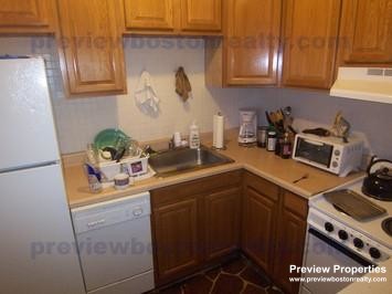 34 Gardner St, Allston