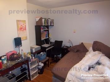 34 Gardner St, Allston