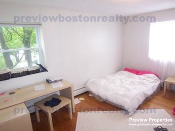 34 Gardner St, Allston