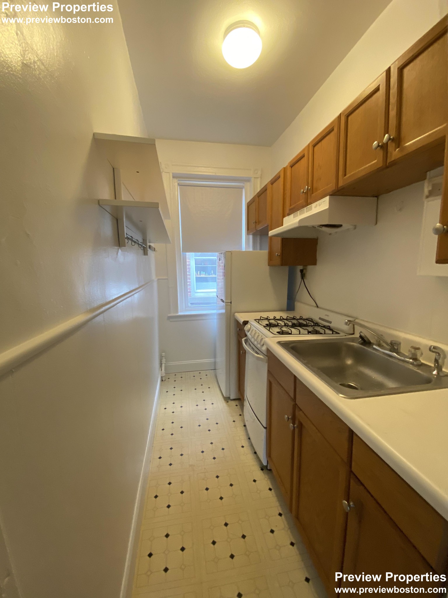 1822 Beacon St, Washington Square