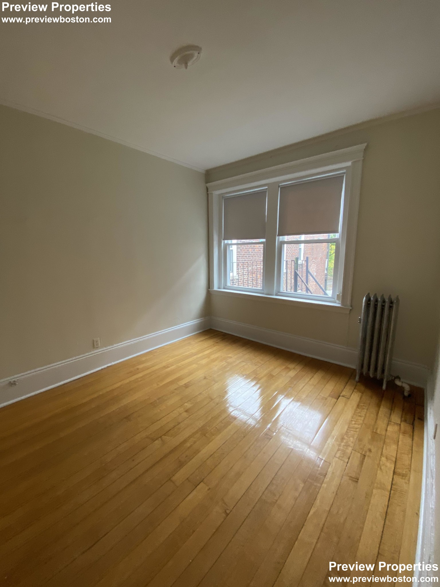 1822 Beacon St, Washington Square