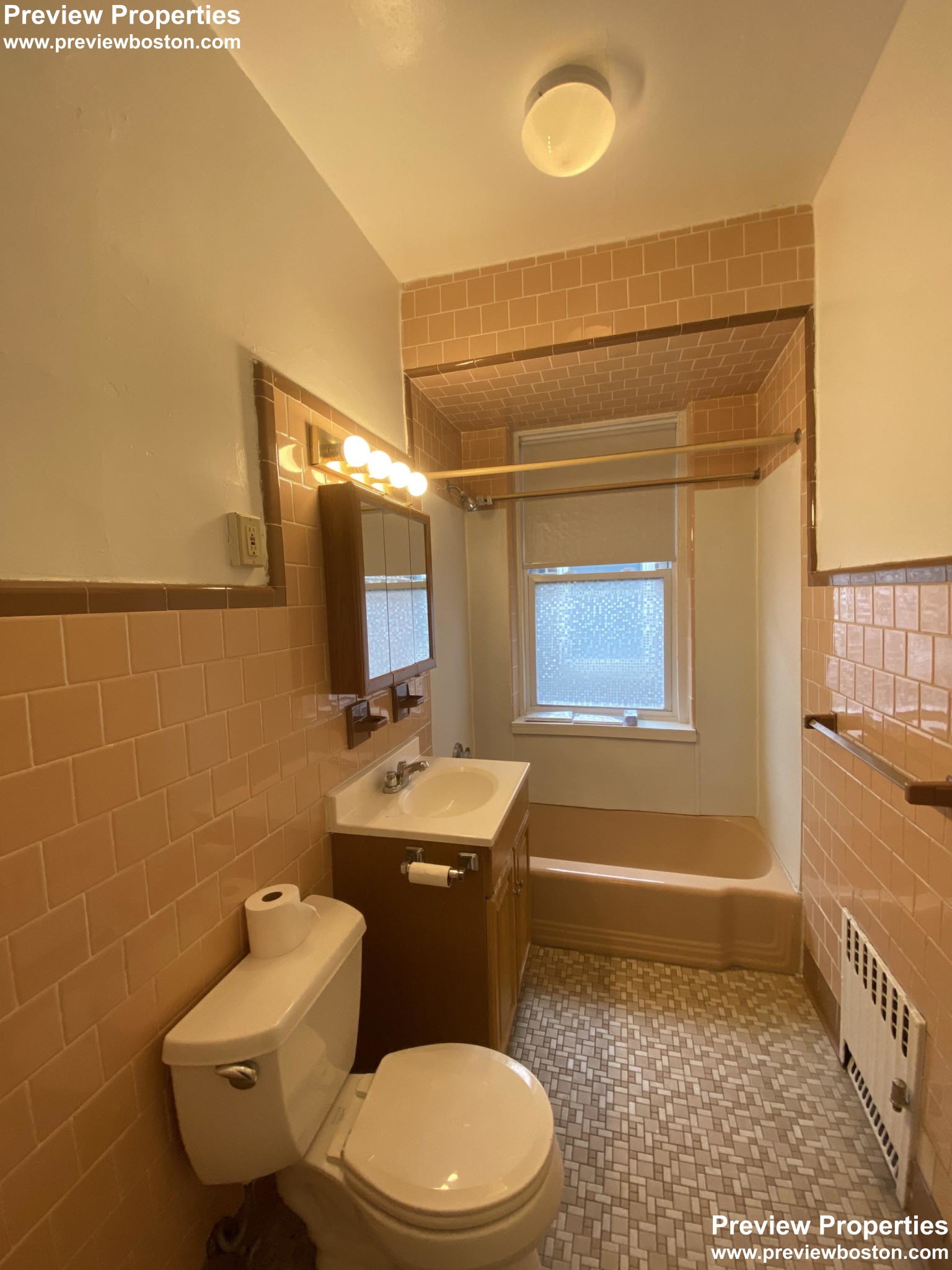 1822 Beacon St, Washington Square