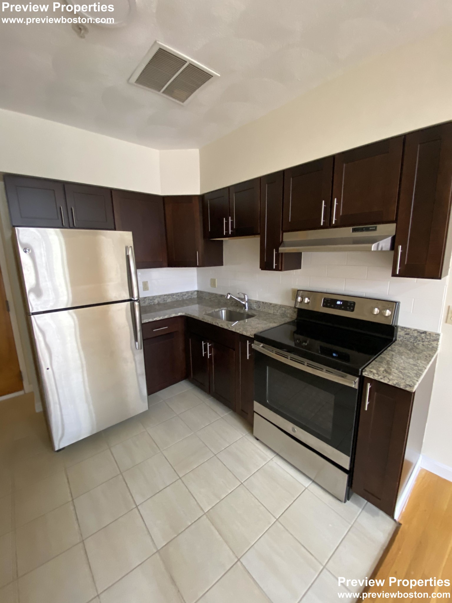 81 Essex St, Chinatown