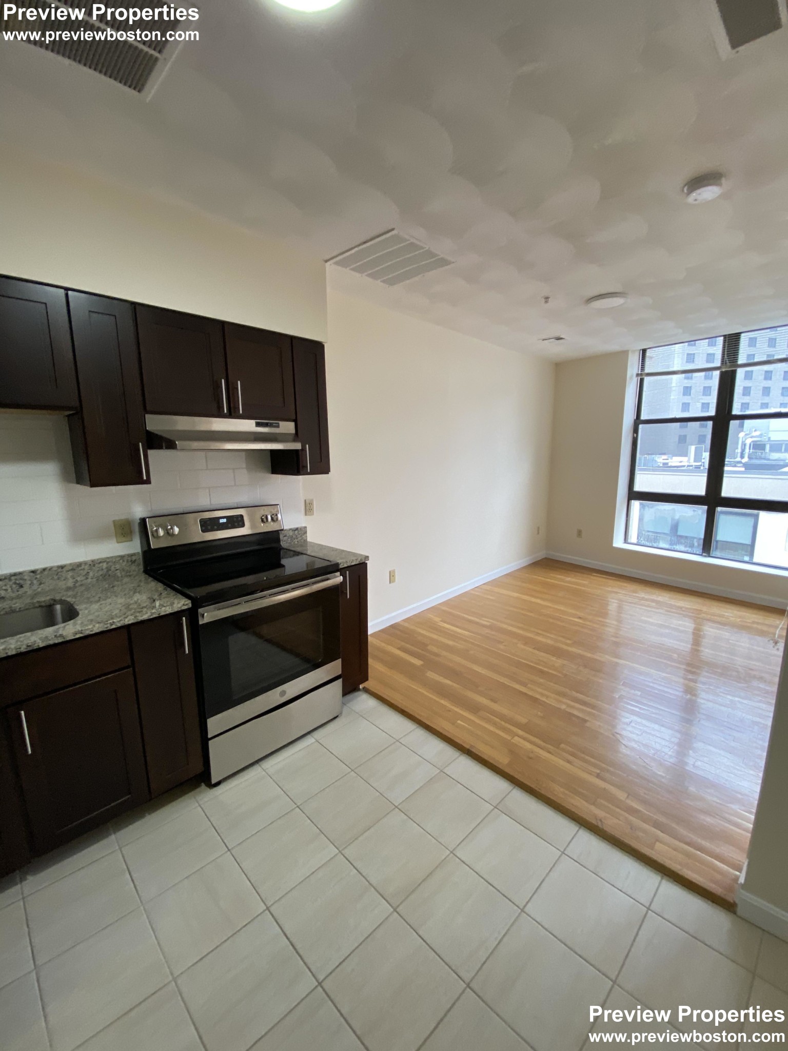 81 Essex St, Chinatown