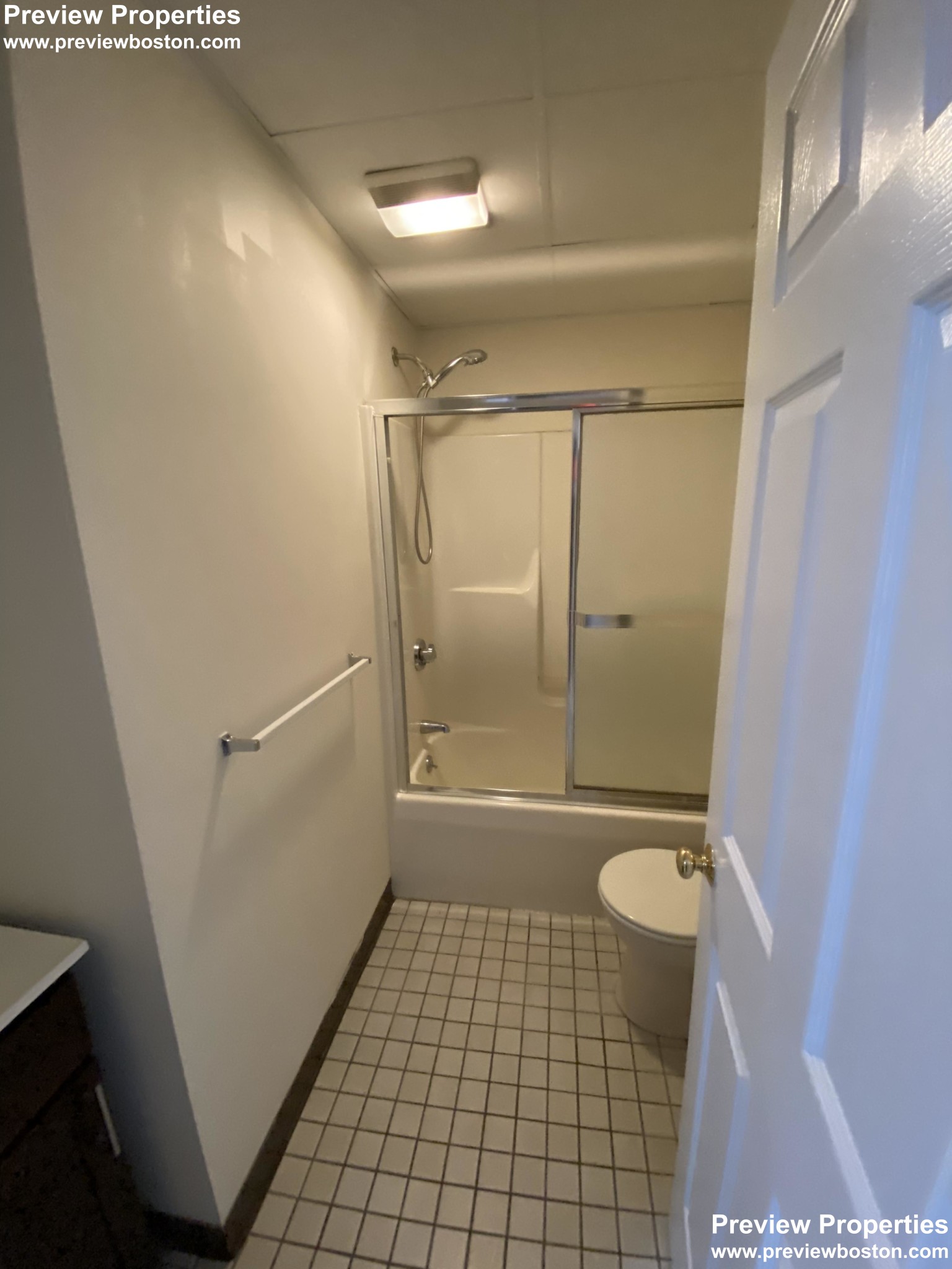 81 Essex St, Chinatown