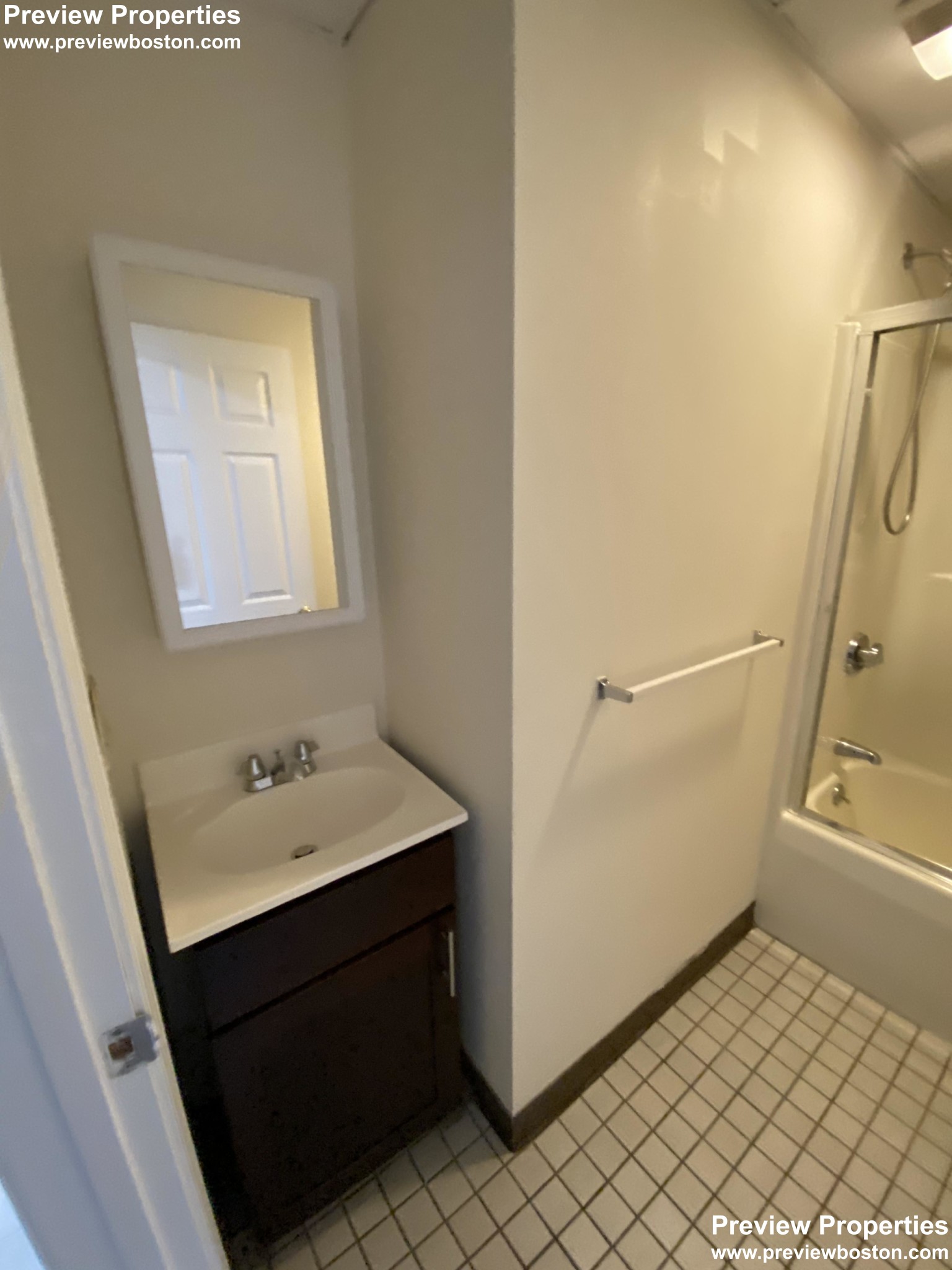 81 Essex St, Chinatown