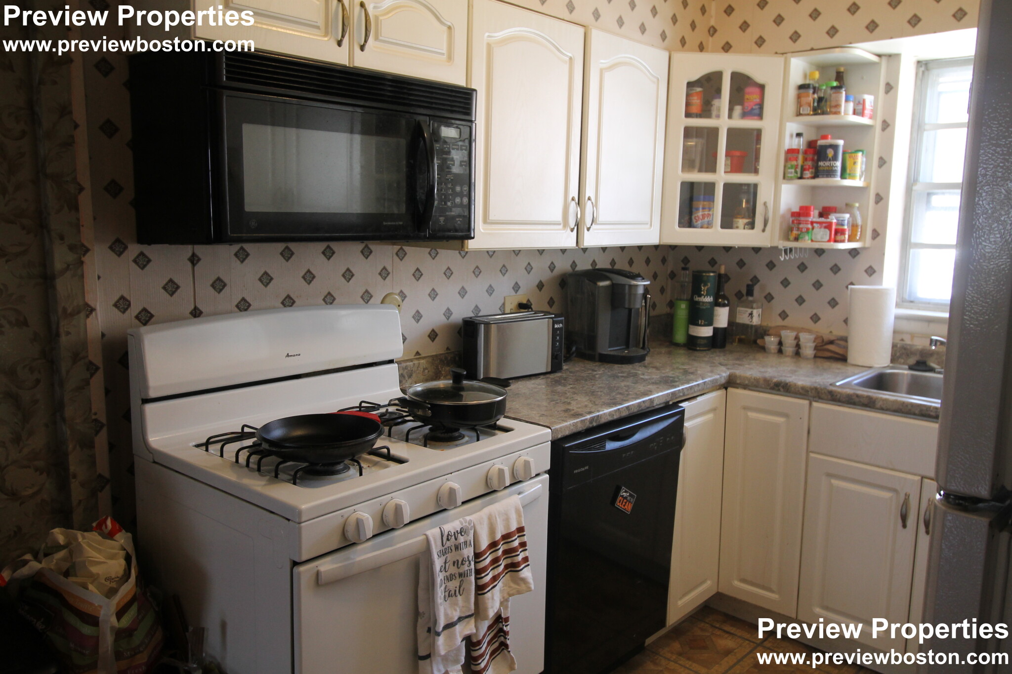 178 Lake Shore Rd, Brighton