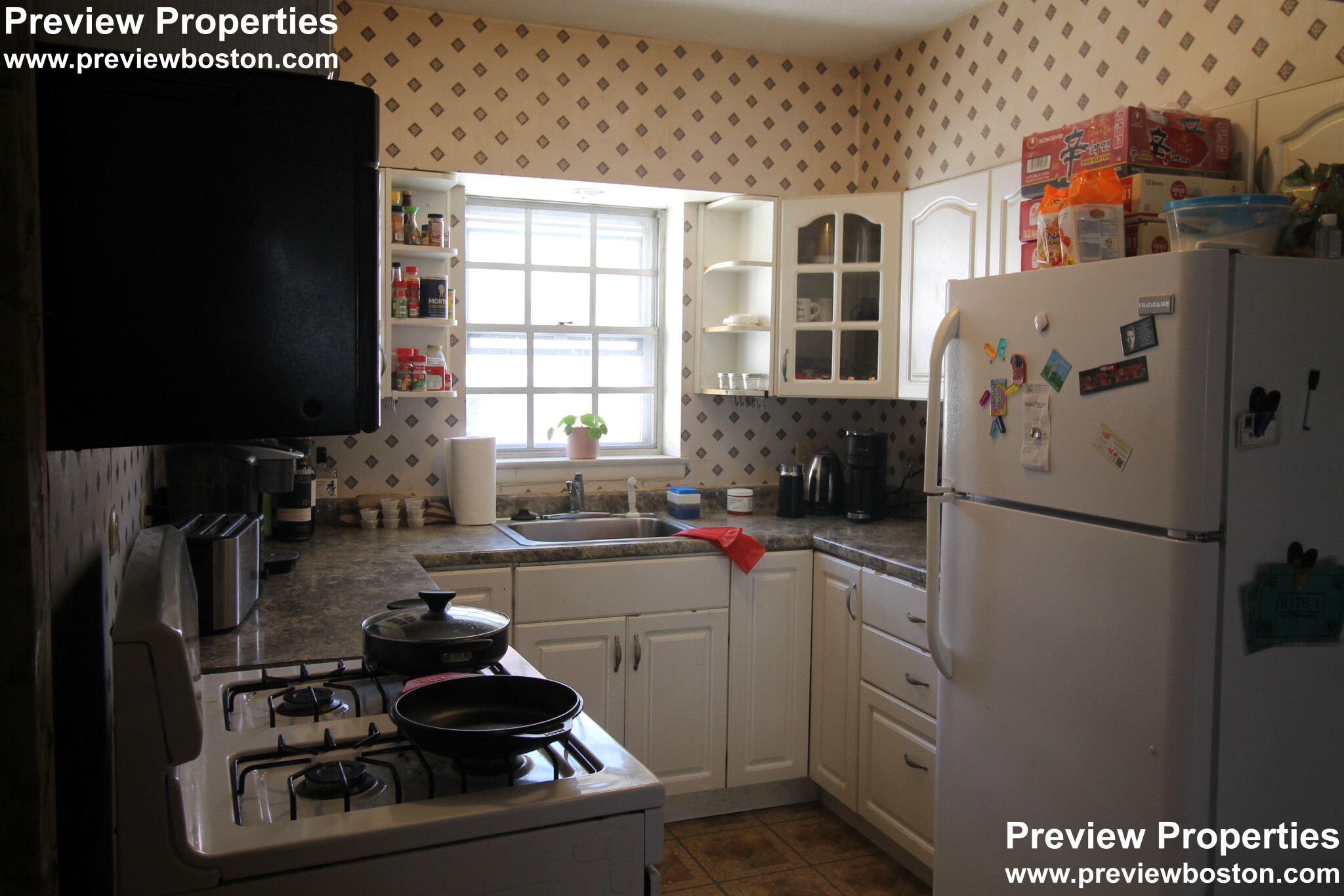 178 Lake Shore Rd, Brighton