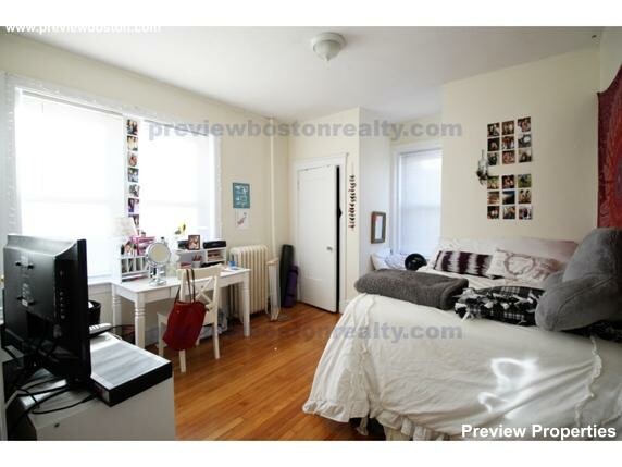 316 Saint Paul St, Brookline Village