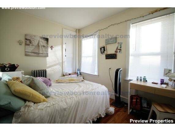 316 Saint Paul St, Brookline Village