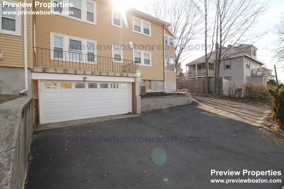 61 Poplar St, Mount Auburn (Watertown)