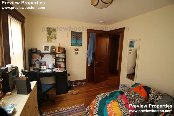 61 Poplar St, Mount Auburn (Watertown)