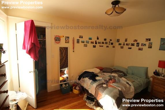 61 Poplar St, Mount Auburn (Watertown)