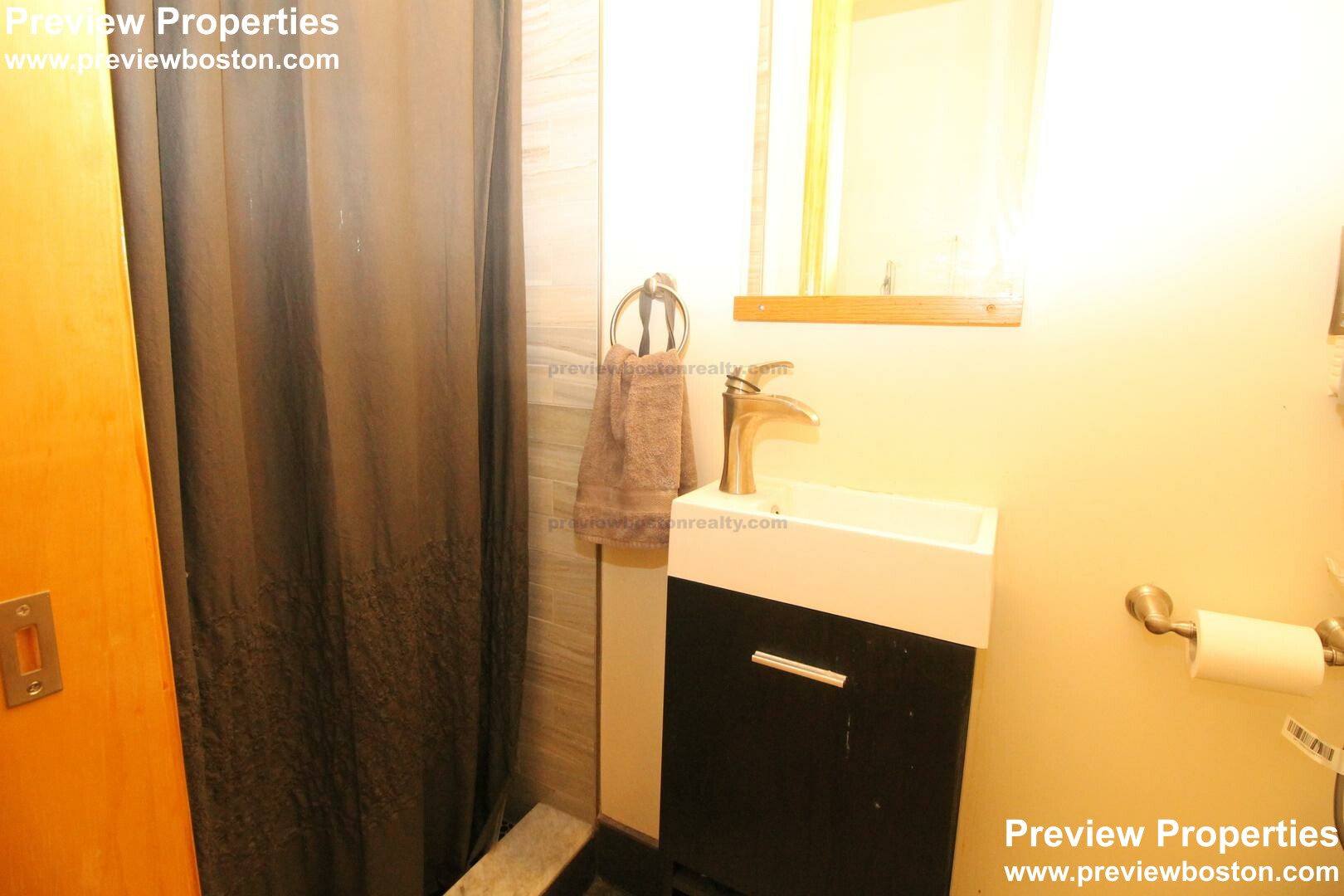3 bed, 4+ bath apartment for rent at 35 Henshaw St Unit 2, Brighton — photo 8 of 12