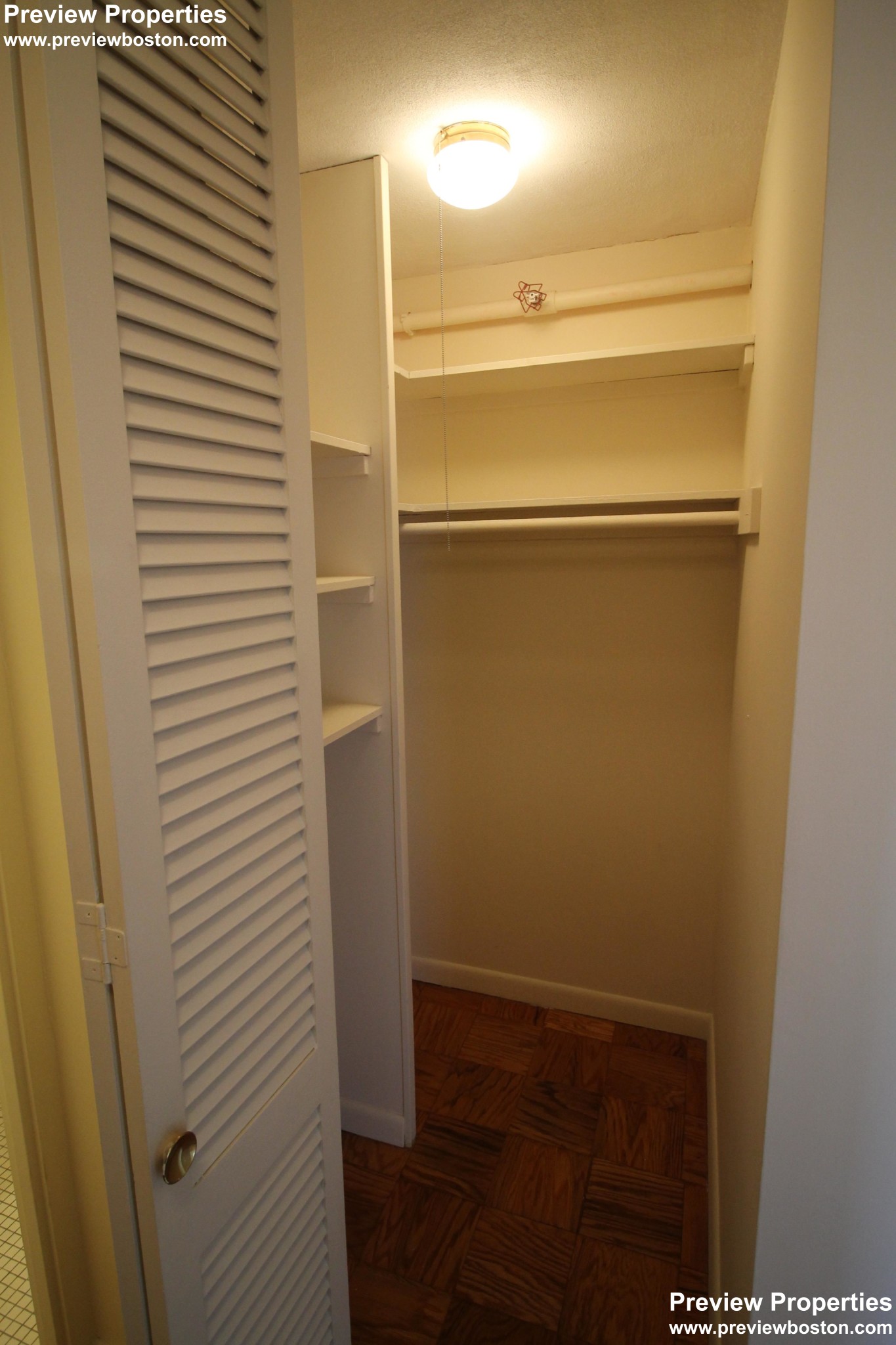 101 Monmouth St, Longwood