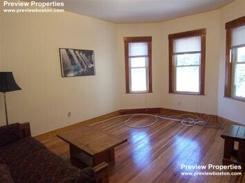 346 Faneuil St, Brighton