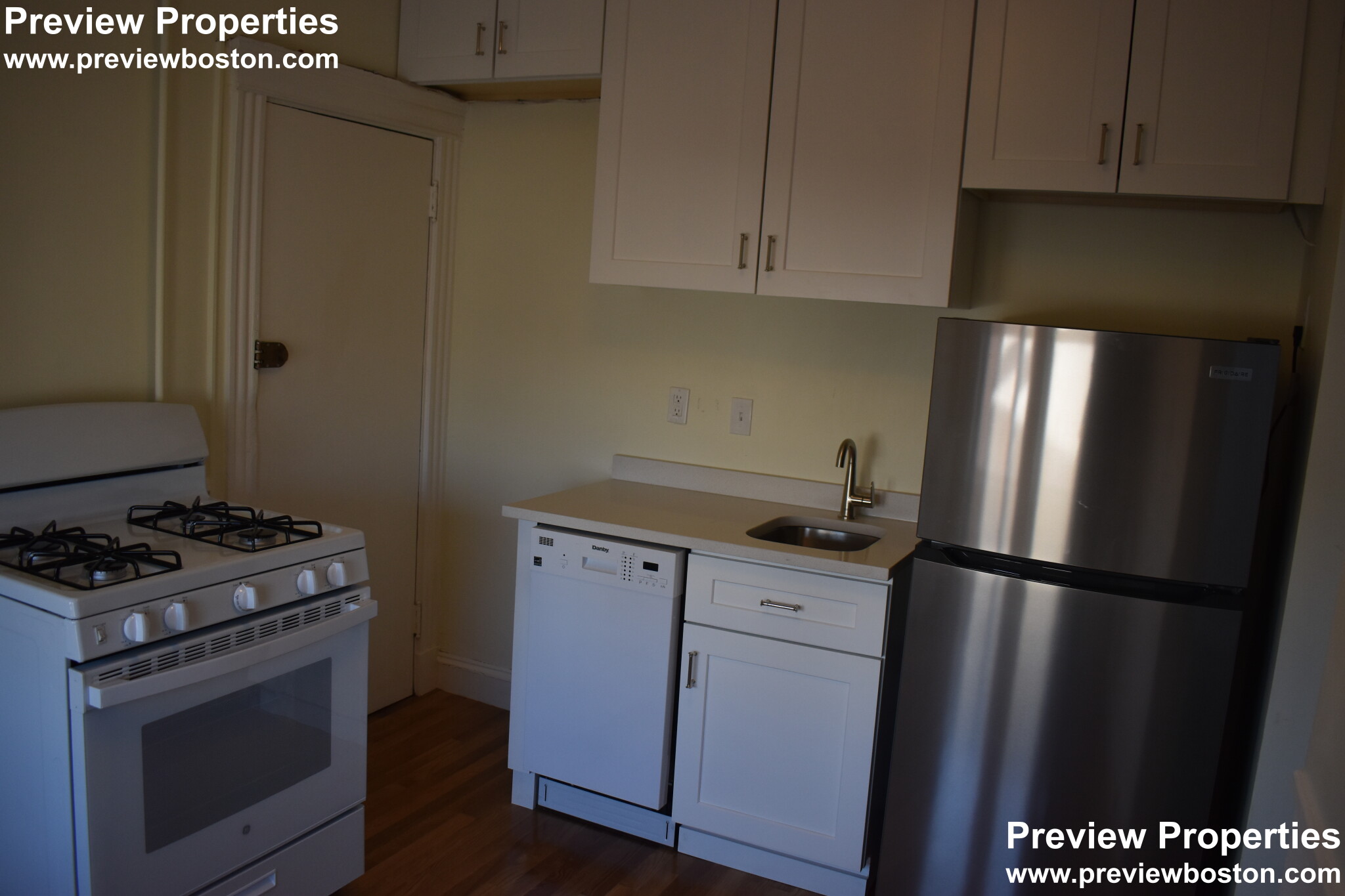 Studio bed, 1 bath apartment for rent at 70 Strathmore Rd Unit 7B, Brighton — photo 11 of 13