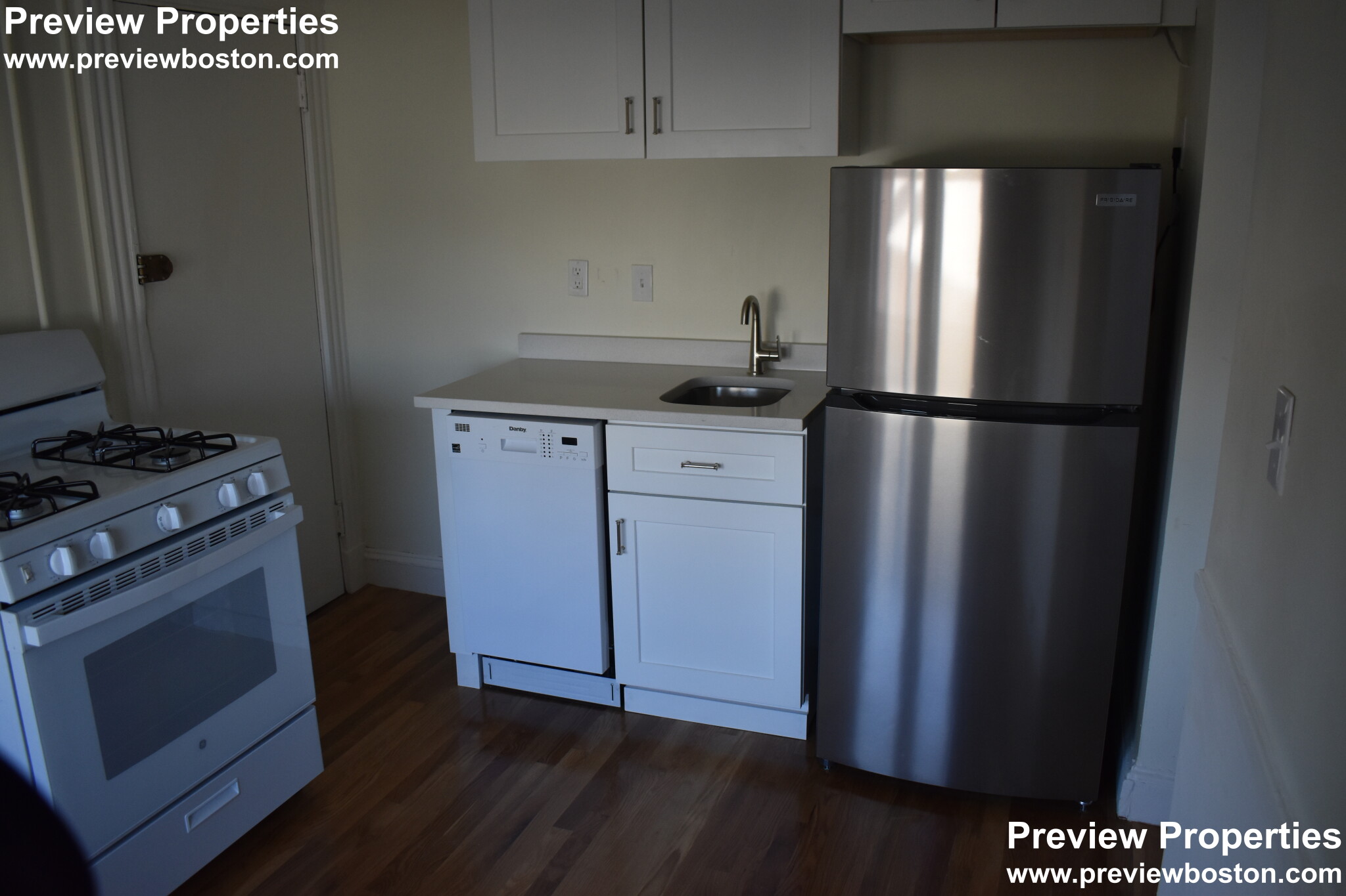 Studio bed, 1 bath apartment for rent at 70 Strathmore Rd Unit 7B, Brighton — photo 9 of 13