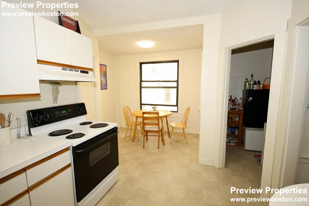 1474 Commonwealth Ave, Brighton