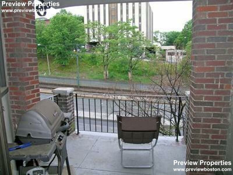 1474 Commonwealth Ave, Brighton