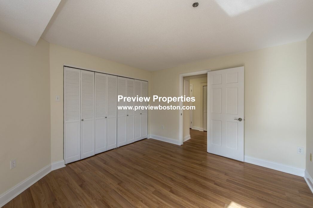 1111 Beacon St, Coolidge Corner