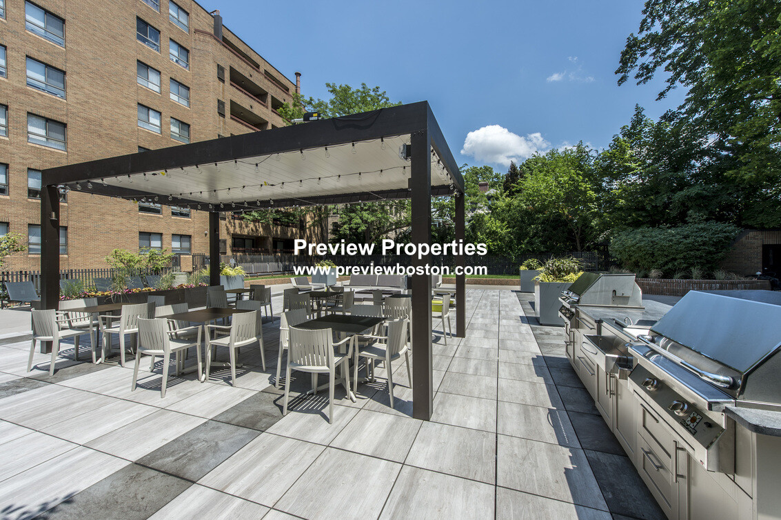 1111 Beacon St, Coolidge Corner