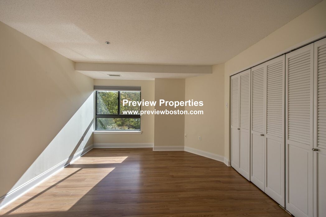 1111 Beacon St, Coolidge Corner