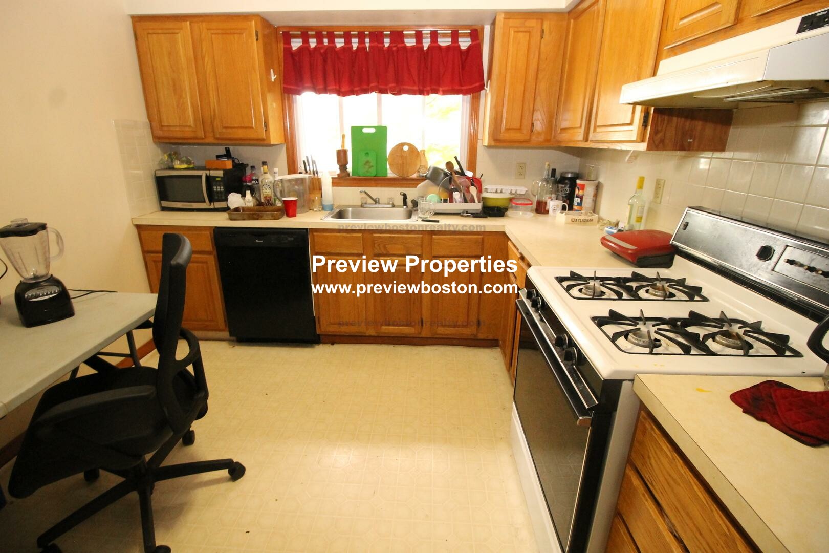 5 bed, 2 bath apartment for rent at 19 Priscilla Rd Unit 2, Brighton — photo 6 of 37