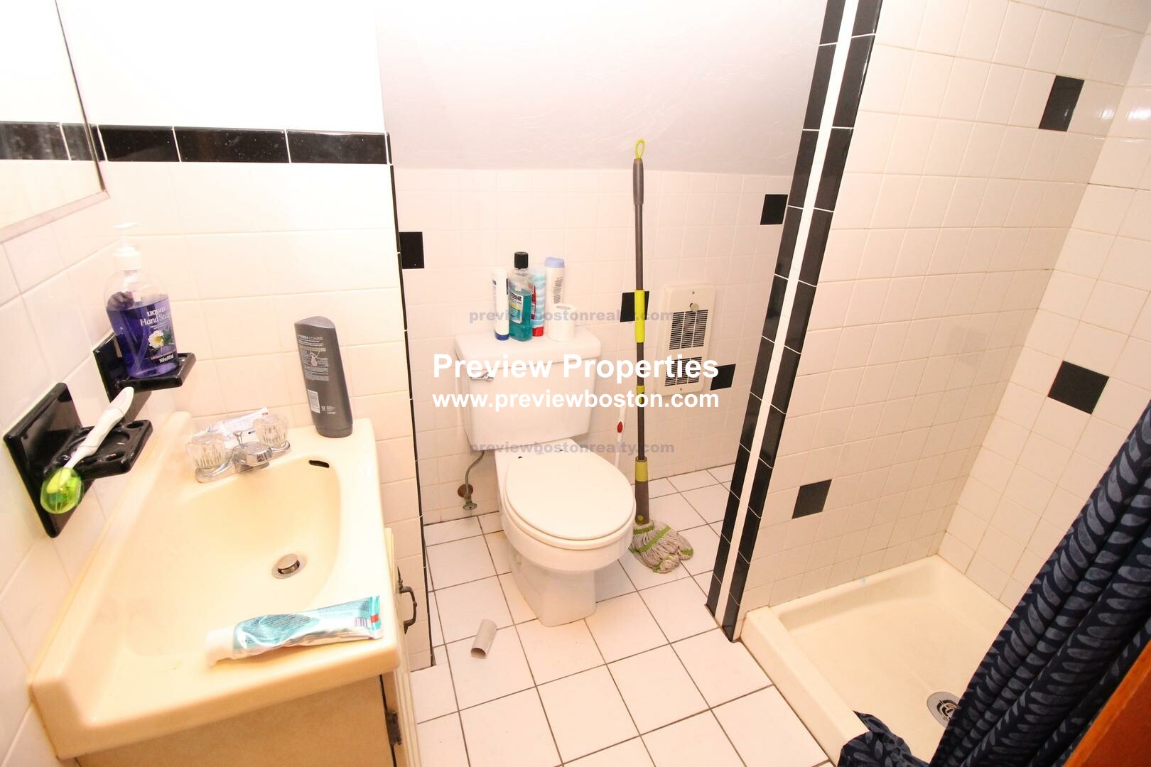 5 bed, 2 bath apartment for rent at 19 Priscilla Rd Unit 2, Brighton — photo 19 of 37