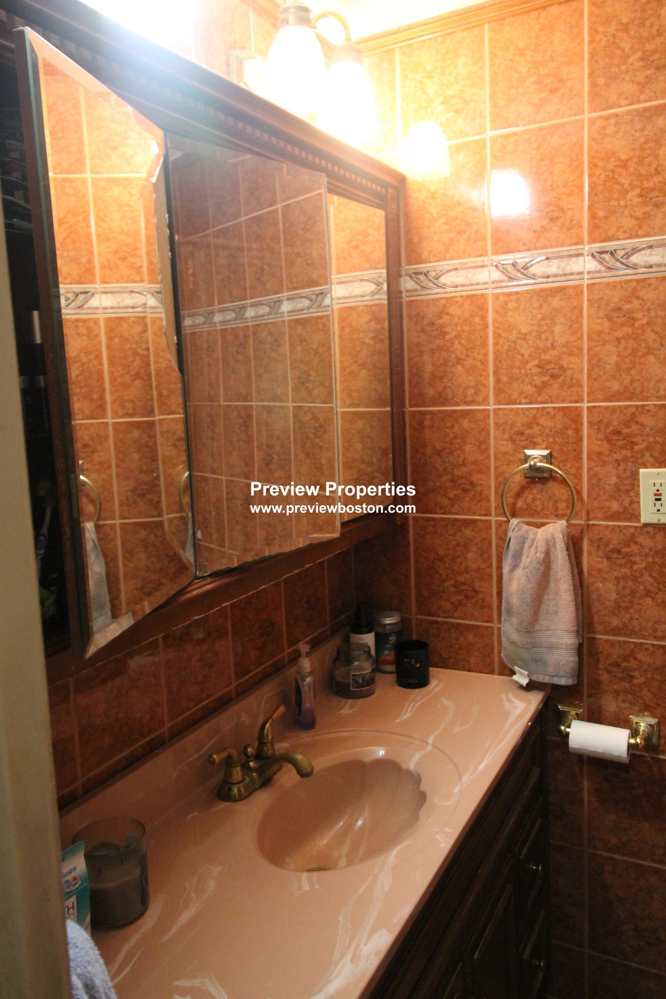 178 Lake Shore Rd, Brighton