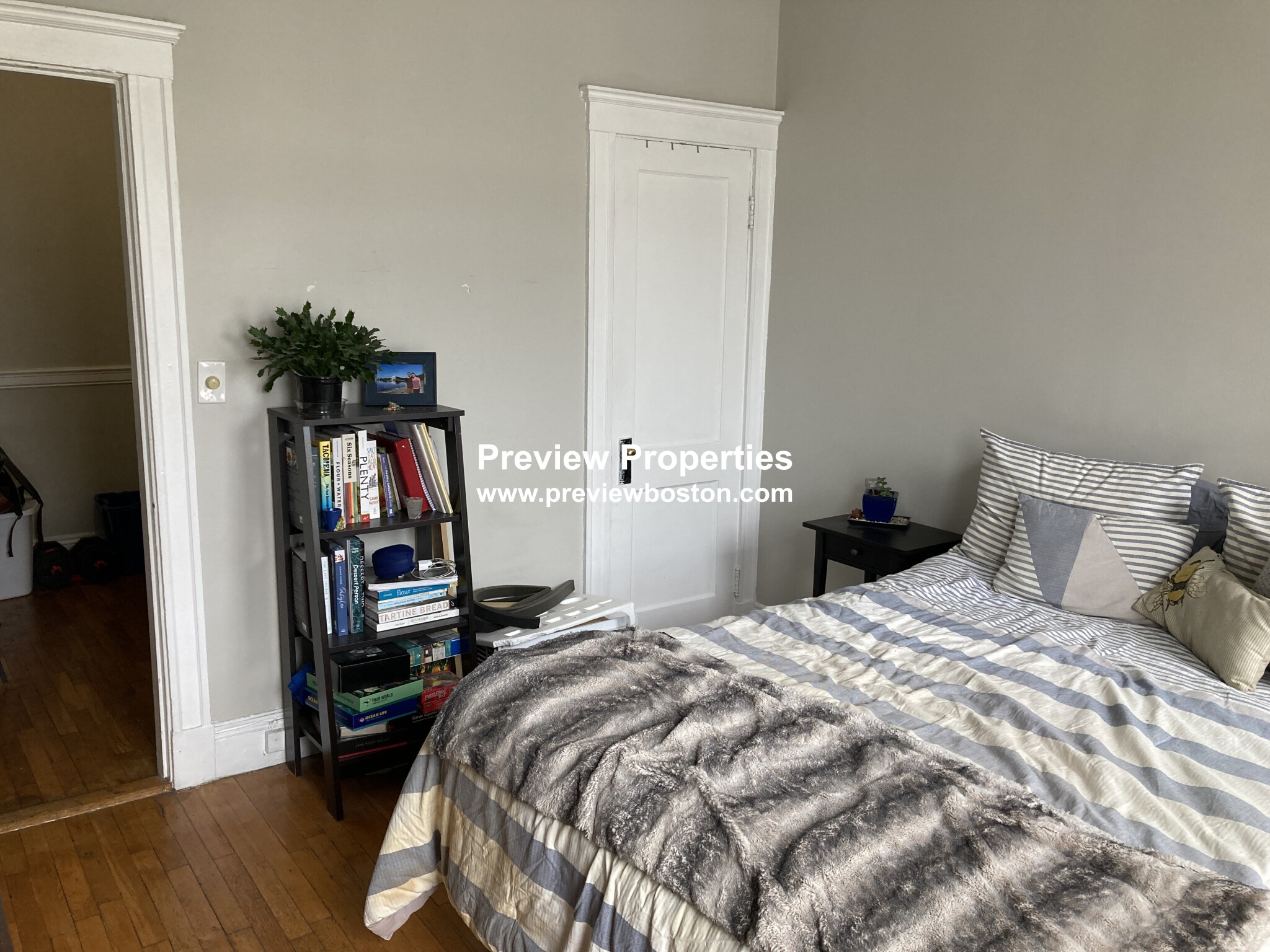 1572 Commonwealth Ave, Brighton