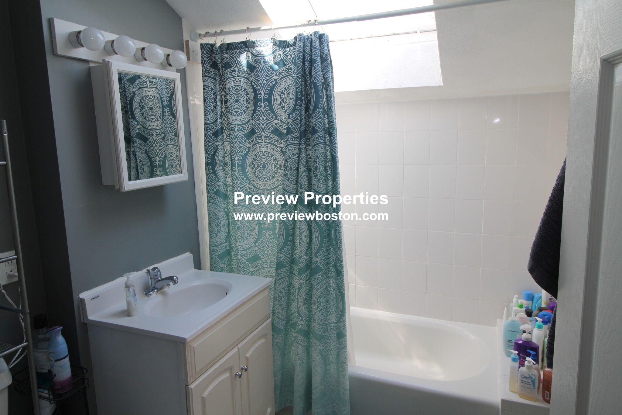 4 bed, 2 bath apartment for rent at 63 Monastery Rd Unit N/A, Brighton — photo 15 of 16