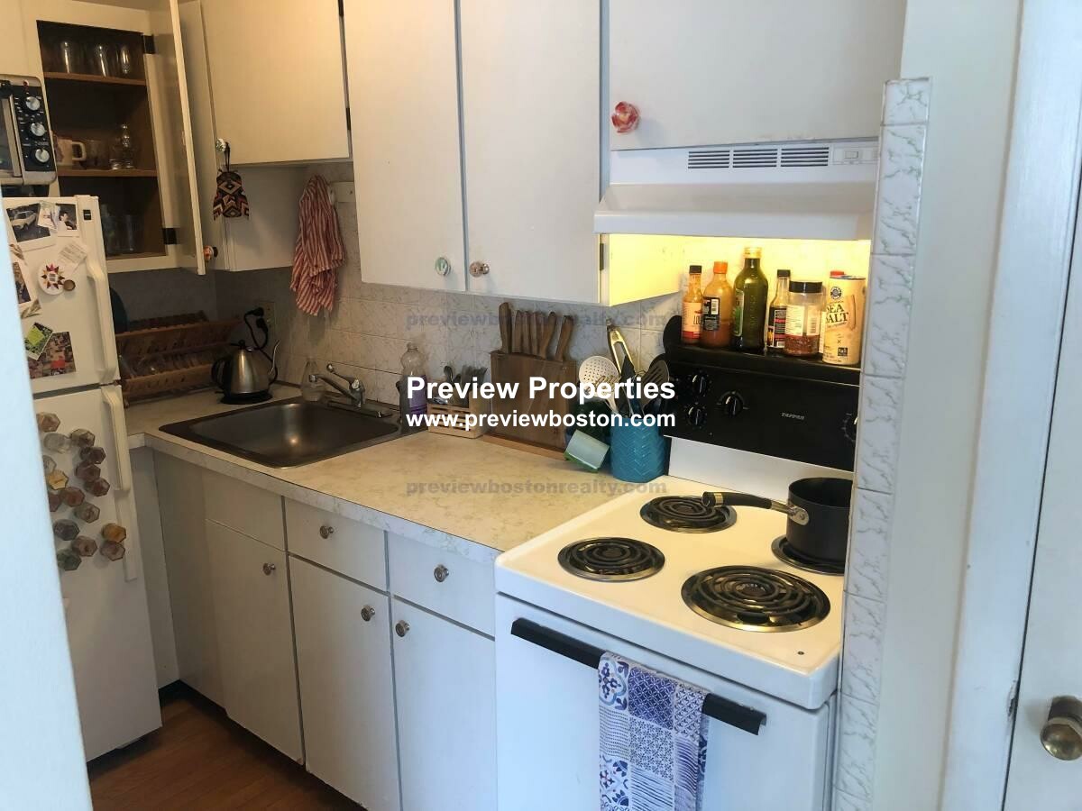 1 bed, 1 bath apartment for rent at 200 Kelton St Unit 2-2A, Allston — photo 3 of 9