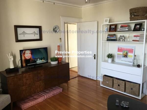 1 bed, 1 bath apartment for rent at 2039 Commonwealth Ave Unit 16, Brighton