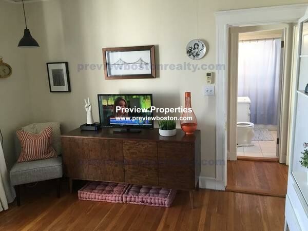 1 bed, 1 bath apartment for rent at 2039 Commonwealth Ave Unit 16, Brighton — photo 4 of 13