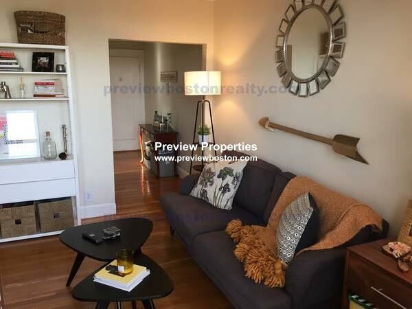 1 bed, 1 bath apartment for rent at 2039 Commonwealth Ave Unit 16, Brighton — photo 3 of 13