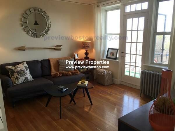 1 bed, 1 bath apartment for rent at 2039 Commonwealth Ave Unit 16, Brighton — photo 2 of 13