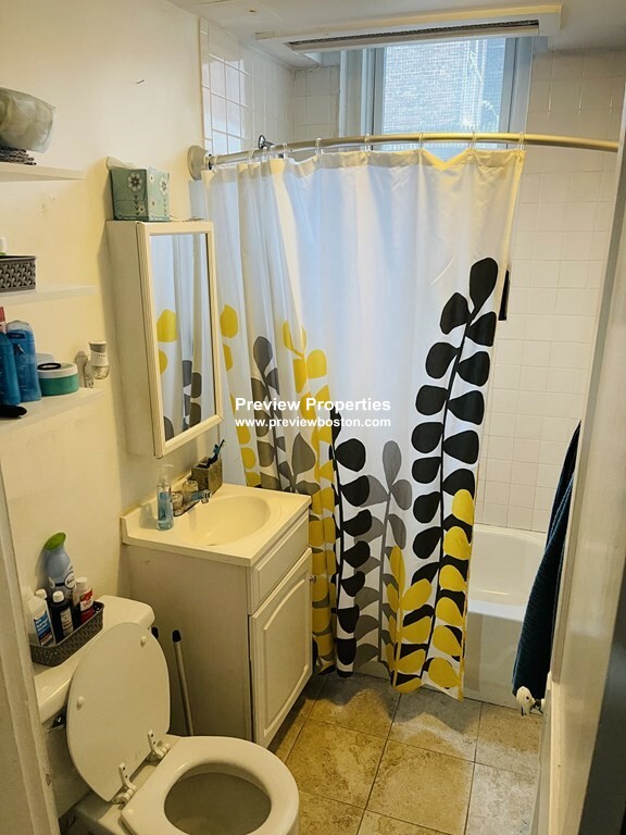 1 bed, 1 bath apartment for rent at 129 Chiswick Rd Unit 3, Brighton — photo 6 of 14
